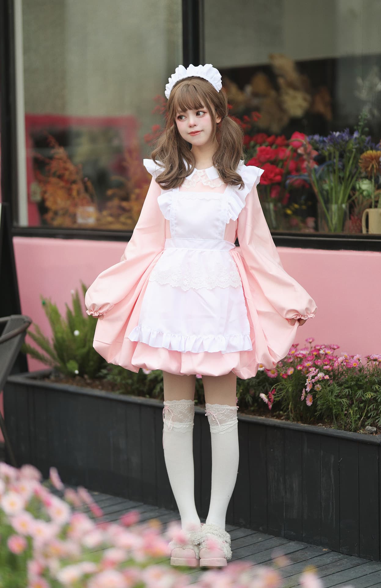 優美なフリルメイド服