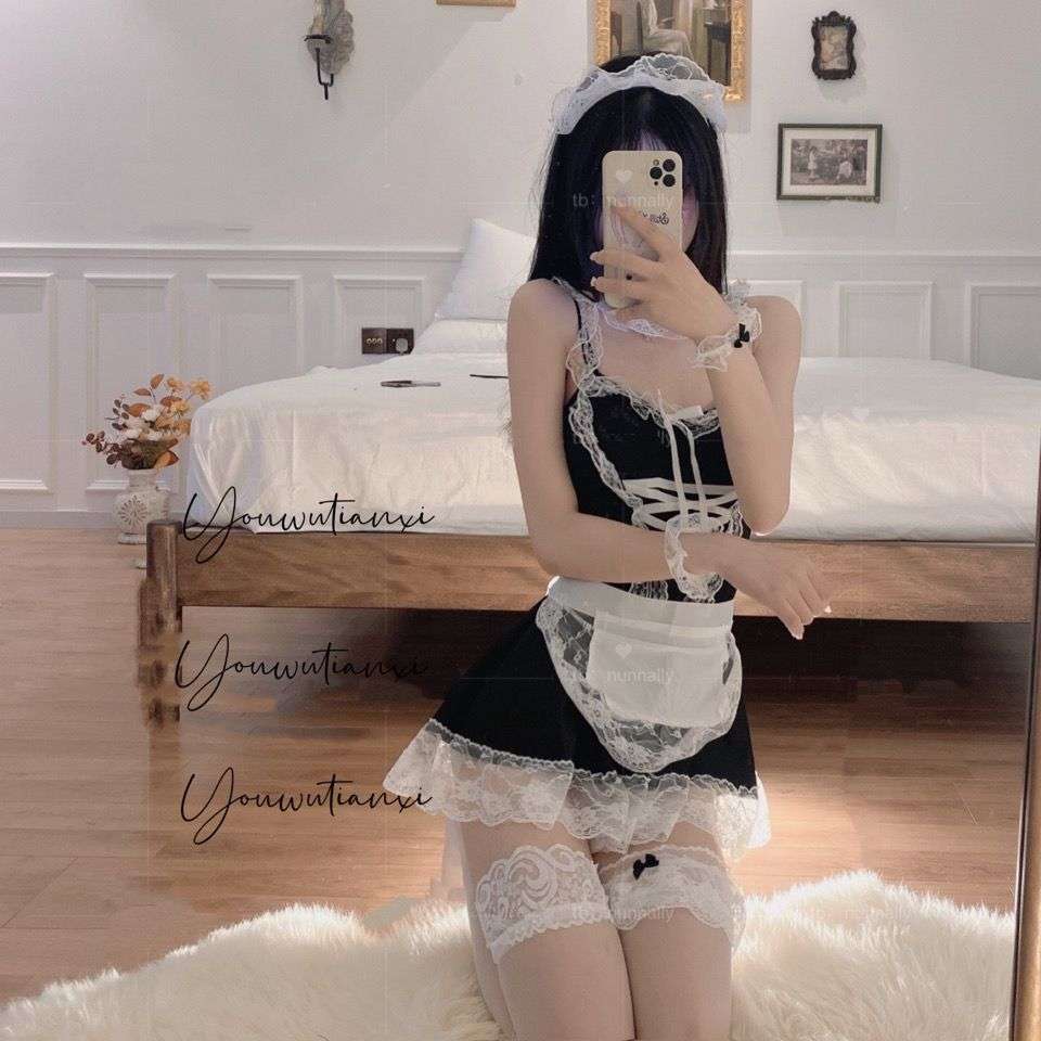 ふんわりレースのメイド服