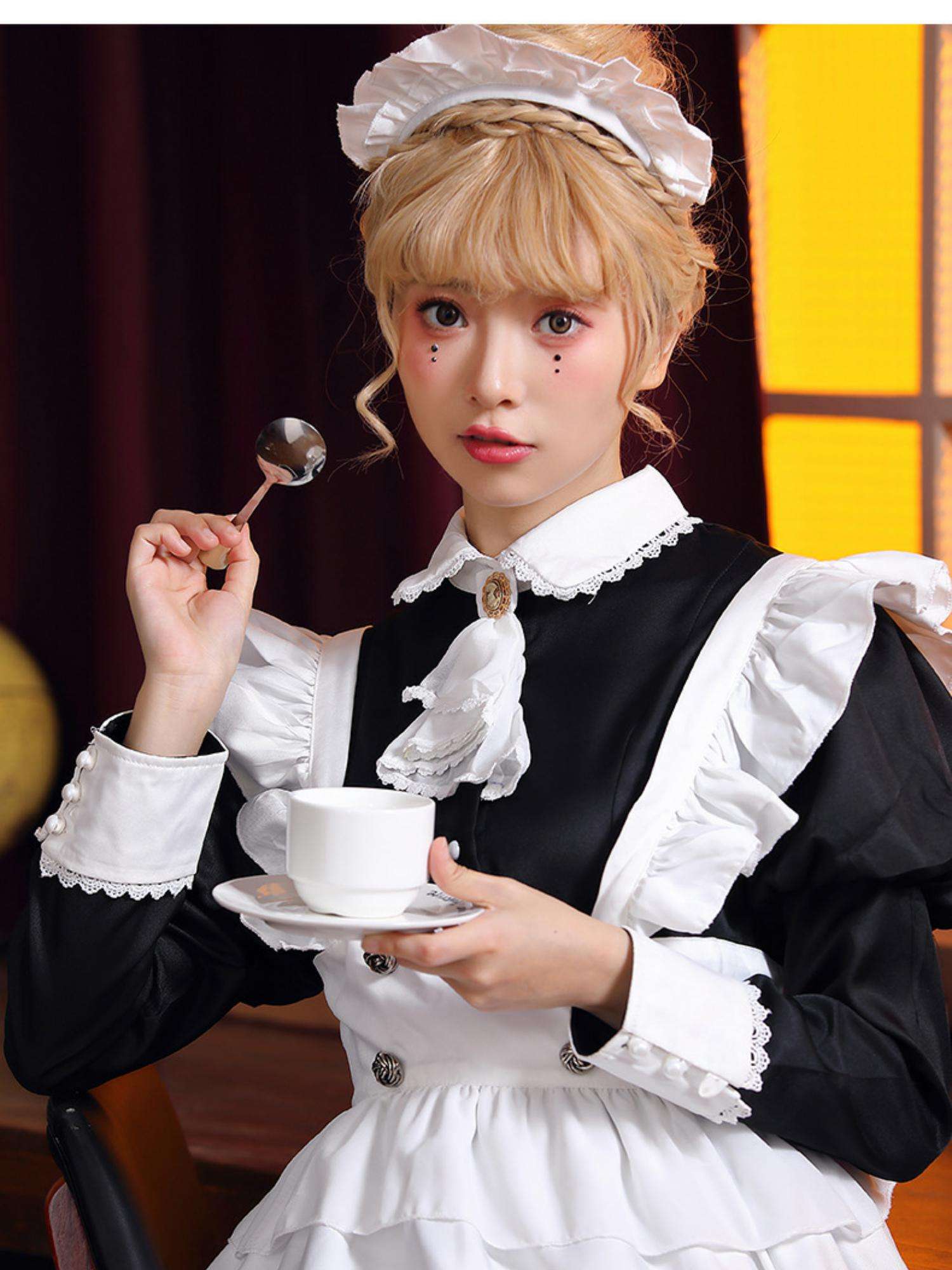 クラシックなメイド服エプロンワンピース