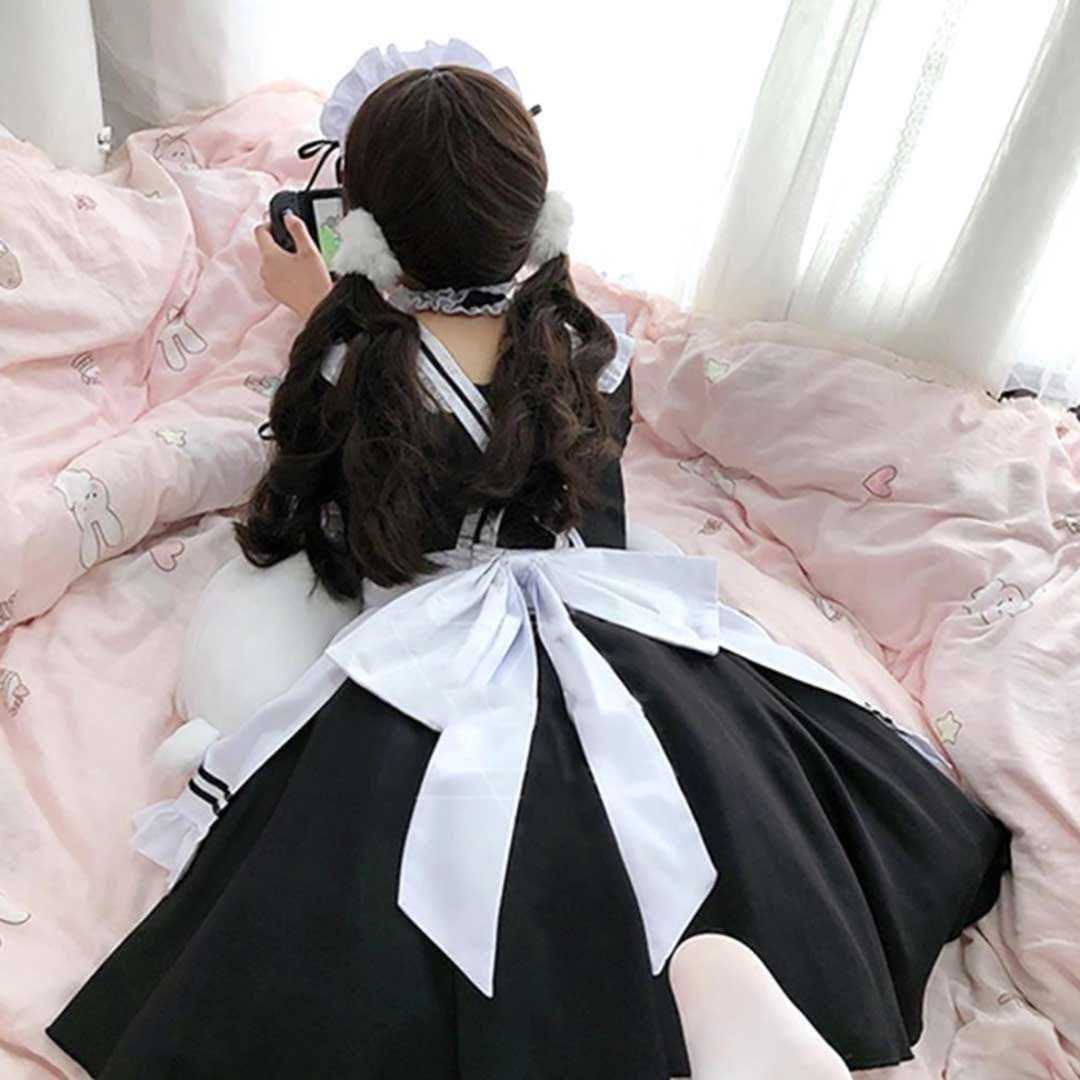 黒メイド服 定番コスプレ衣装 白エプロン付き ハロウィン仮装