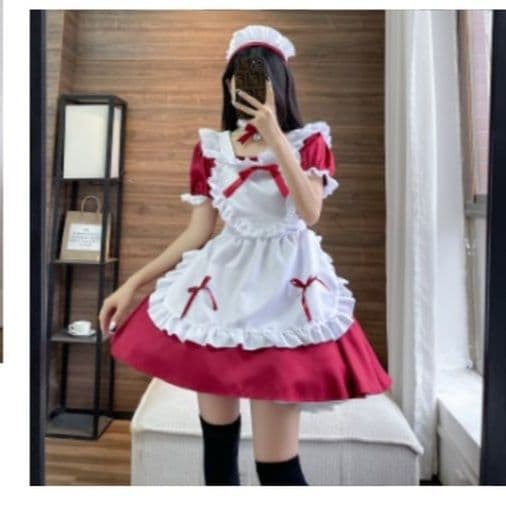 フリルたっぷりメイド服