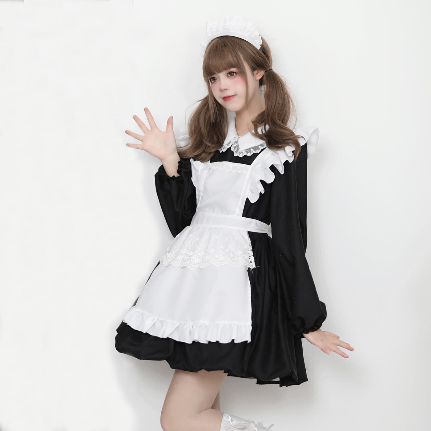 優美なフリルメイド服