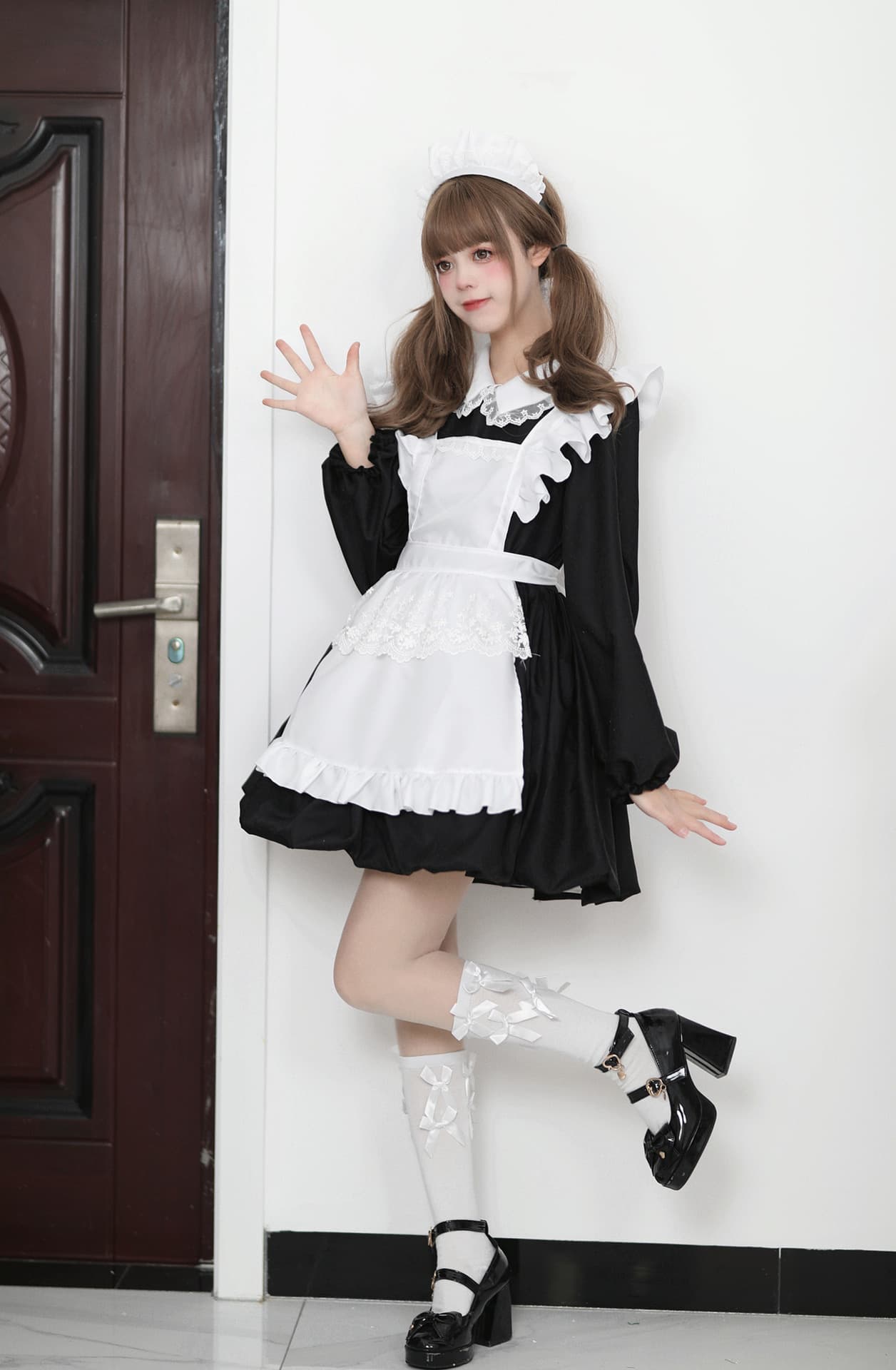 優美なフリルメイド服