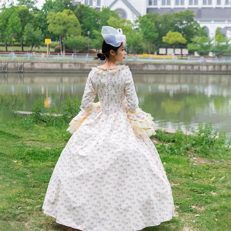 メイド服 宮廷風レース装飾ドレス