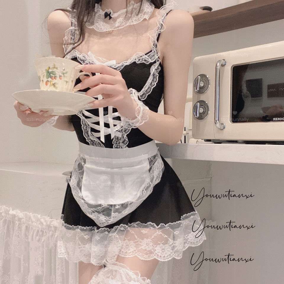 ふんわりレースのメイド服