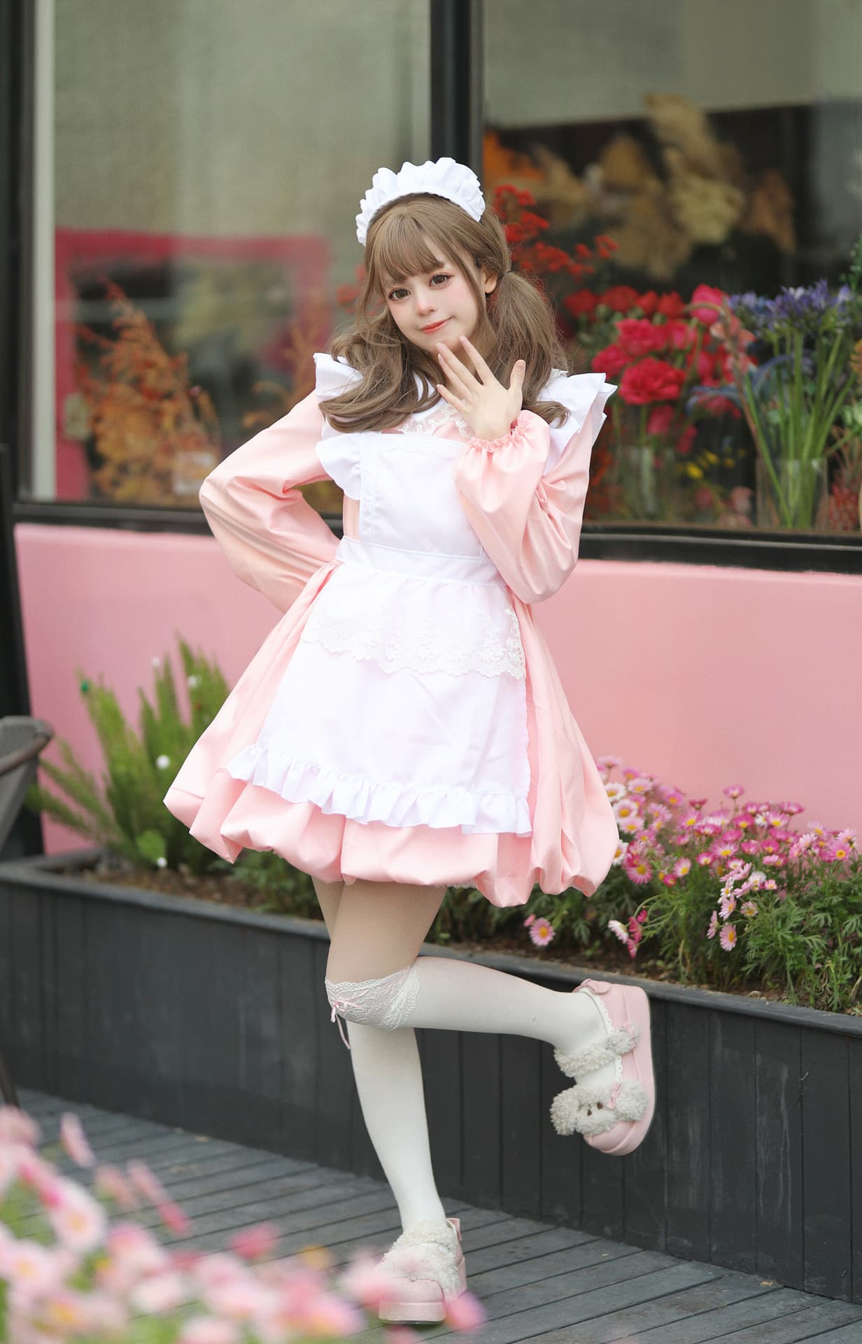 優美なフリルメイド服