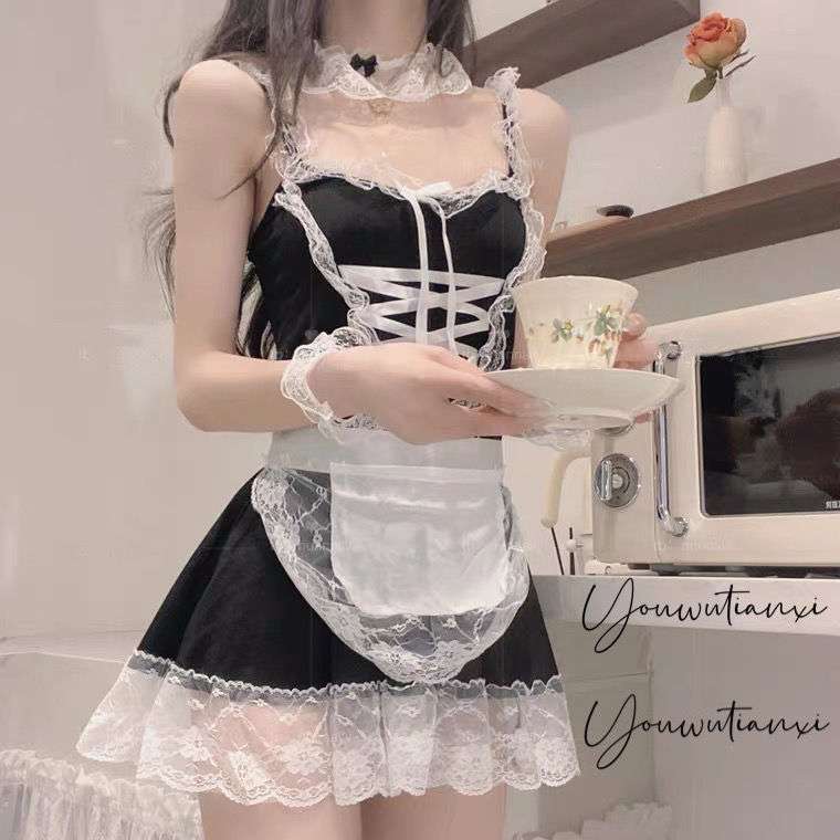 ふんわりレースのメイド服