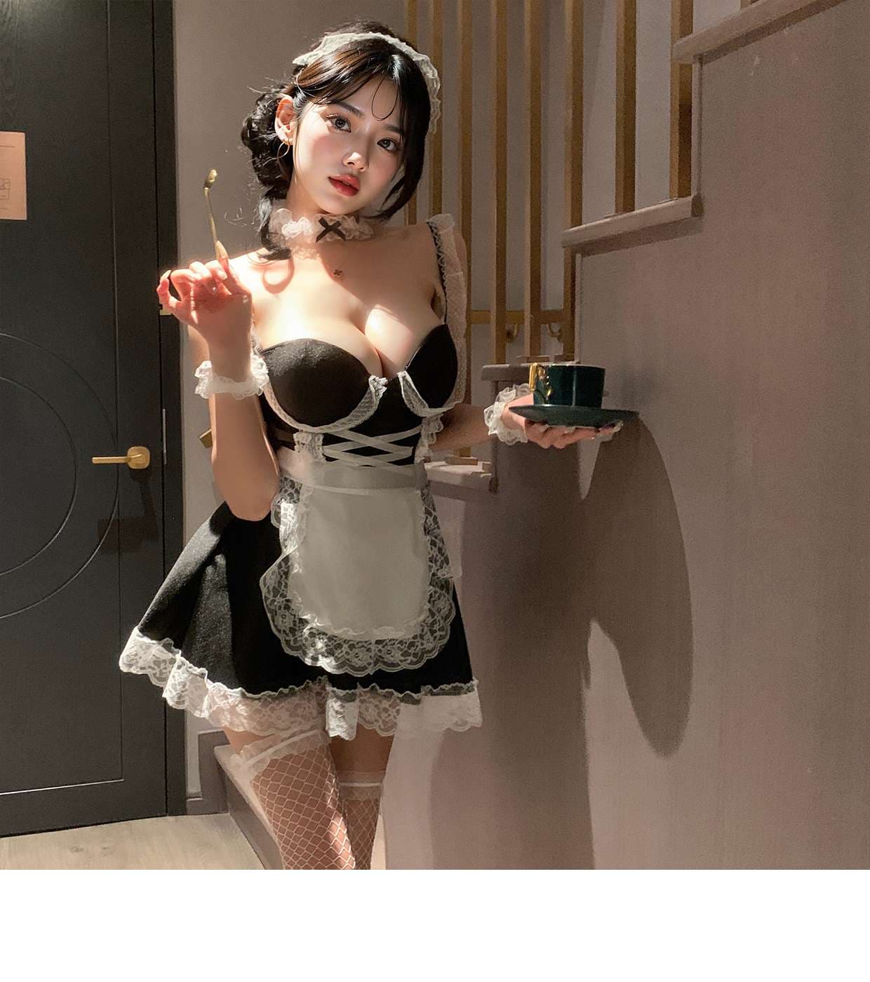黒レースセンシュアルメイド服