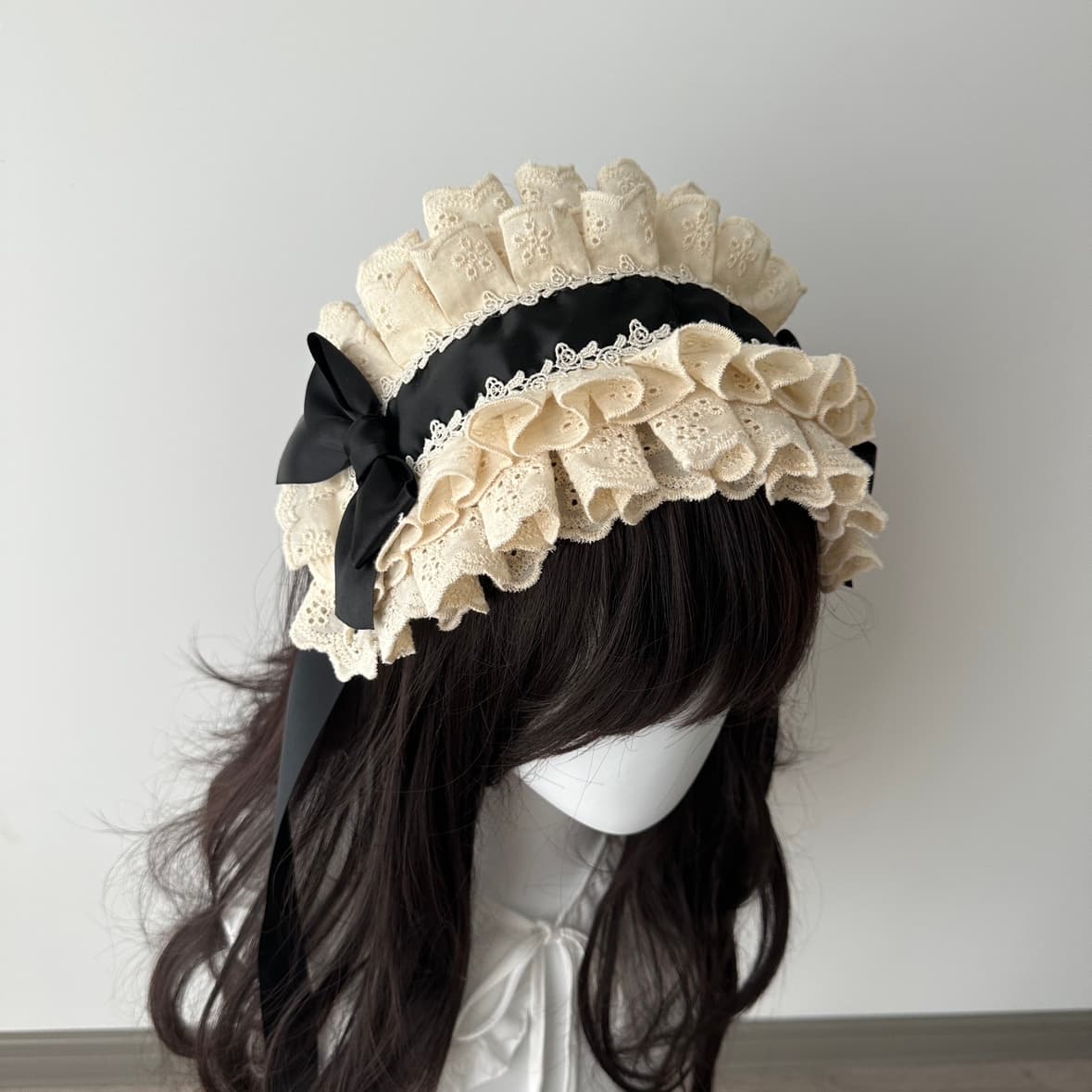 メイド服 華やかレースフリル付きメイドカチューシャ