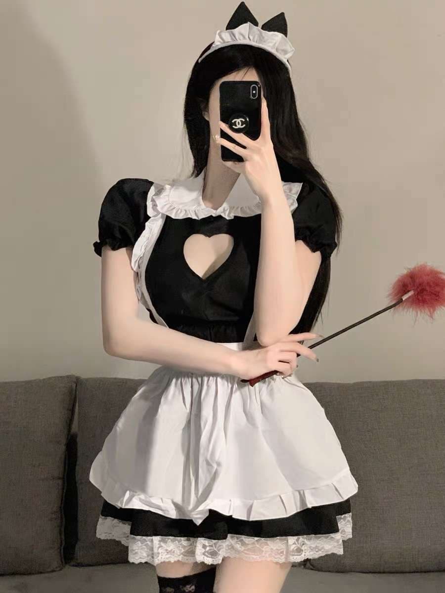 ふんわりハート胸元メイド服