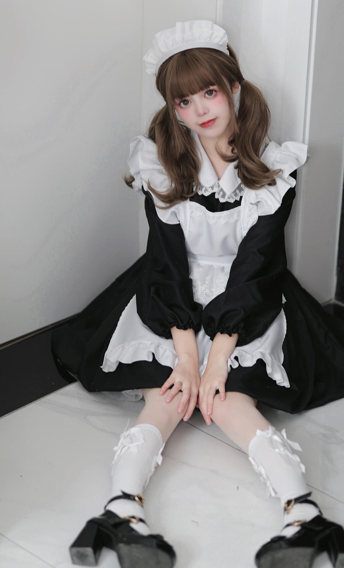 優美なフリルメイド服
