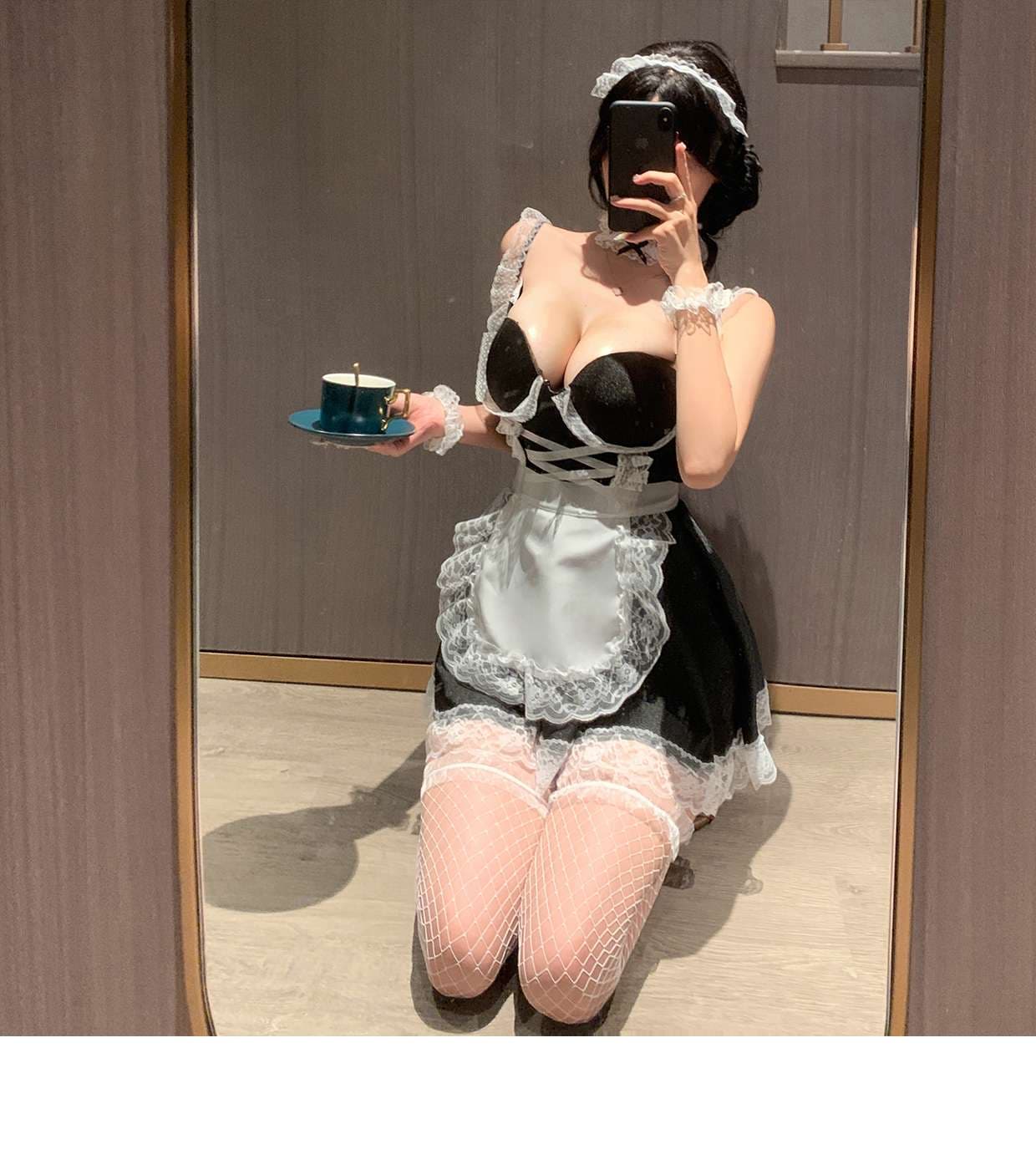 黒レースセンシュアルメイド服