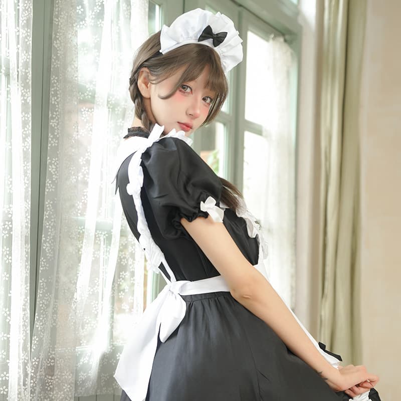 ゴシック調フリルメイド服 十字架デザイン