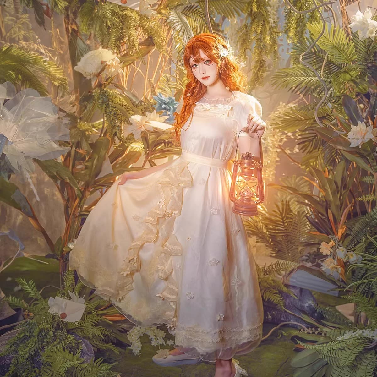 メイド服 優美なレース装飾メイド風ドレス衣装