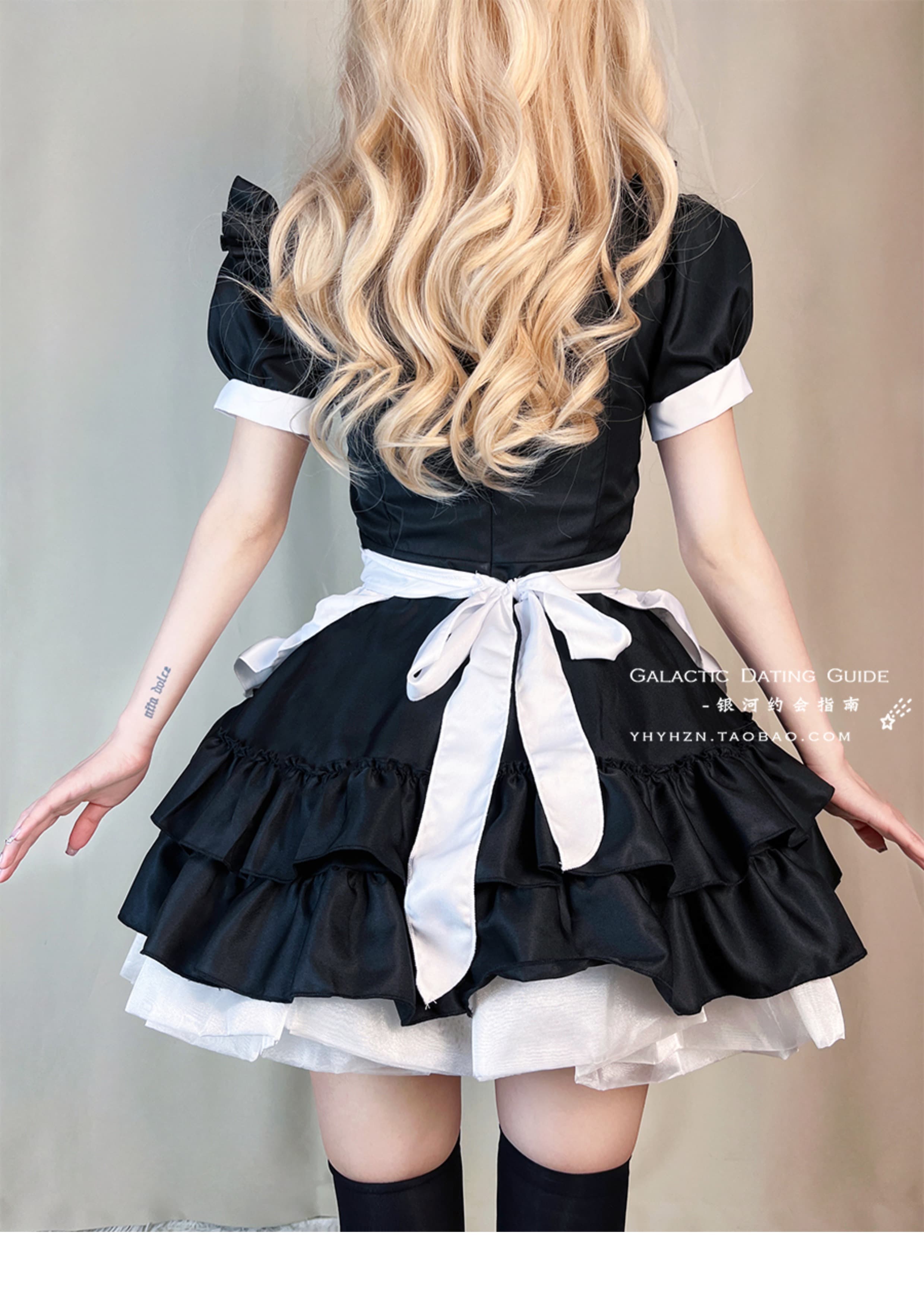 メイド服 豪華多段リボン付きフリルエプロンドレス