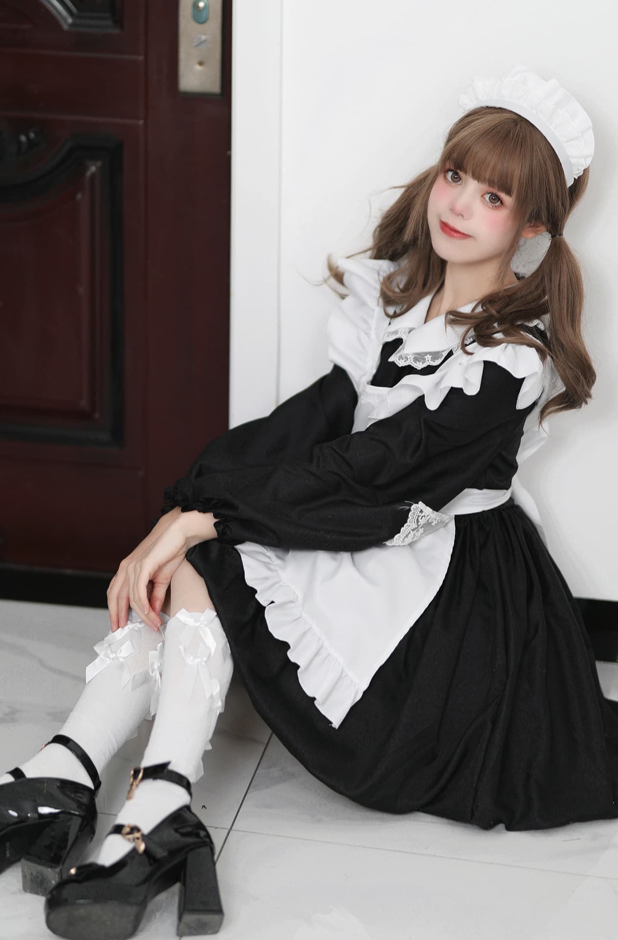 優美なフリルメイド服
