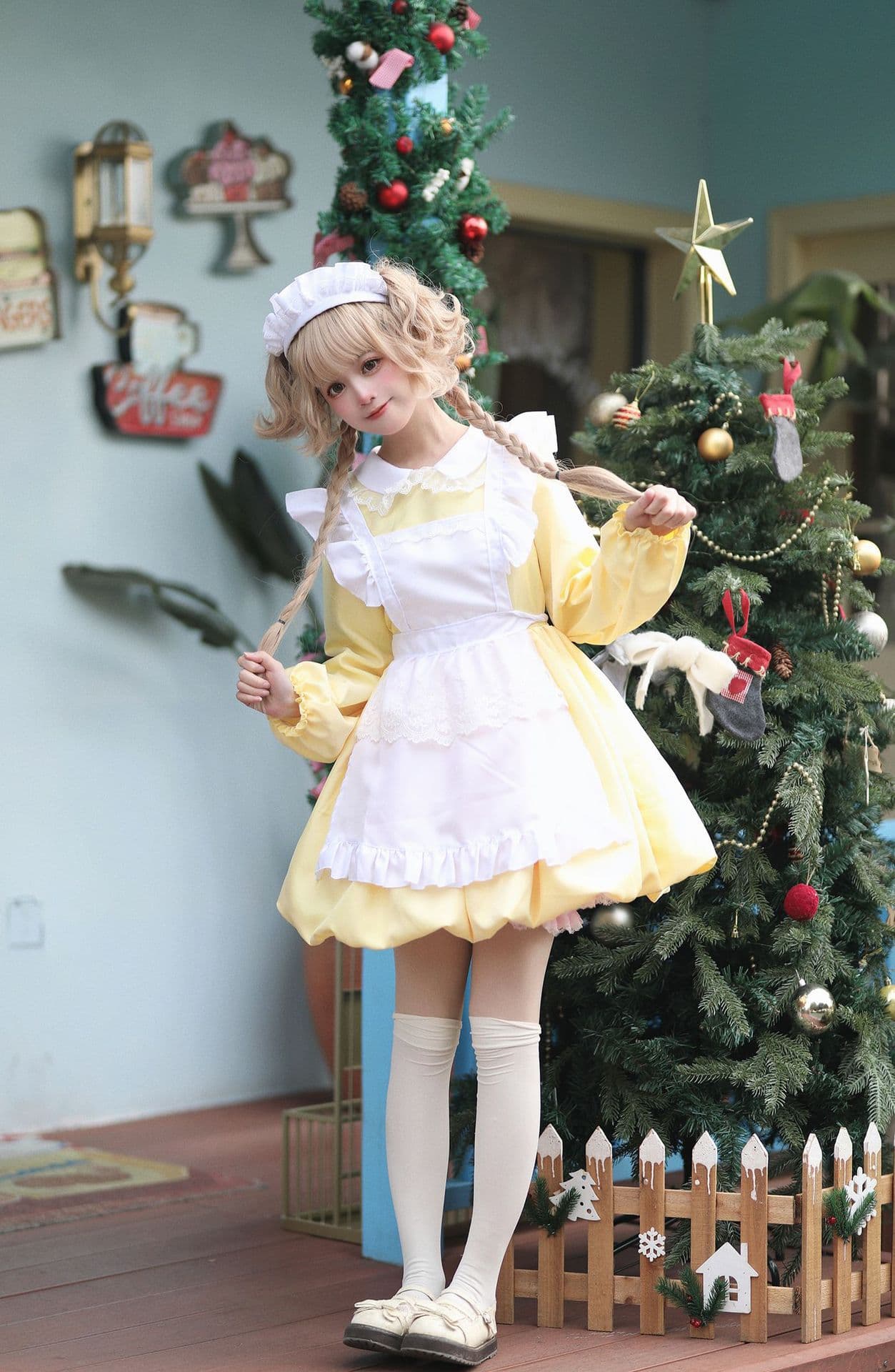 優美なフリルメイド服