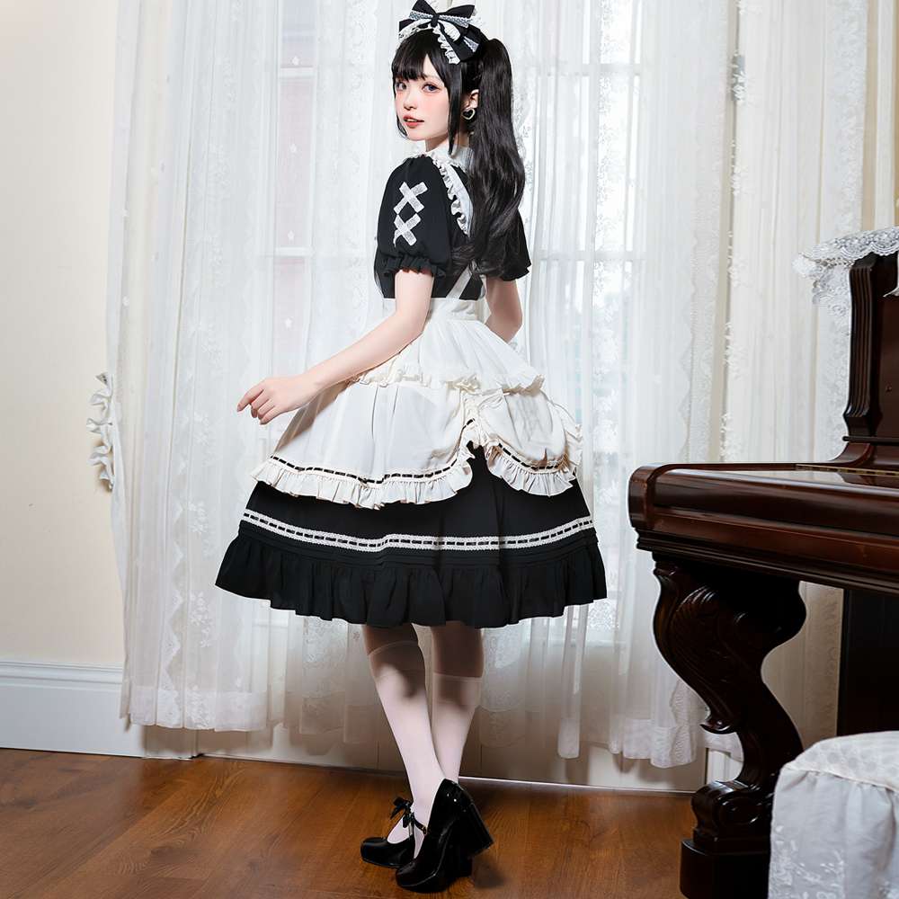 フリルたっぷり甘ロリメイド服