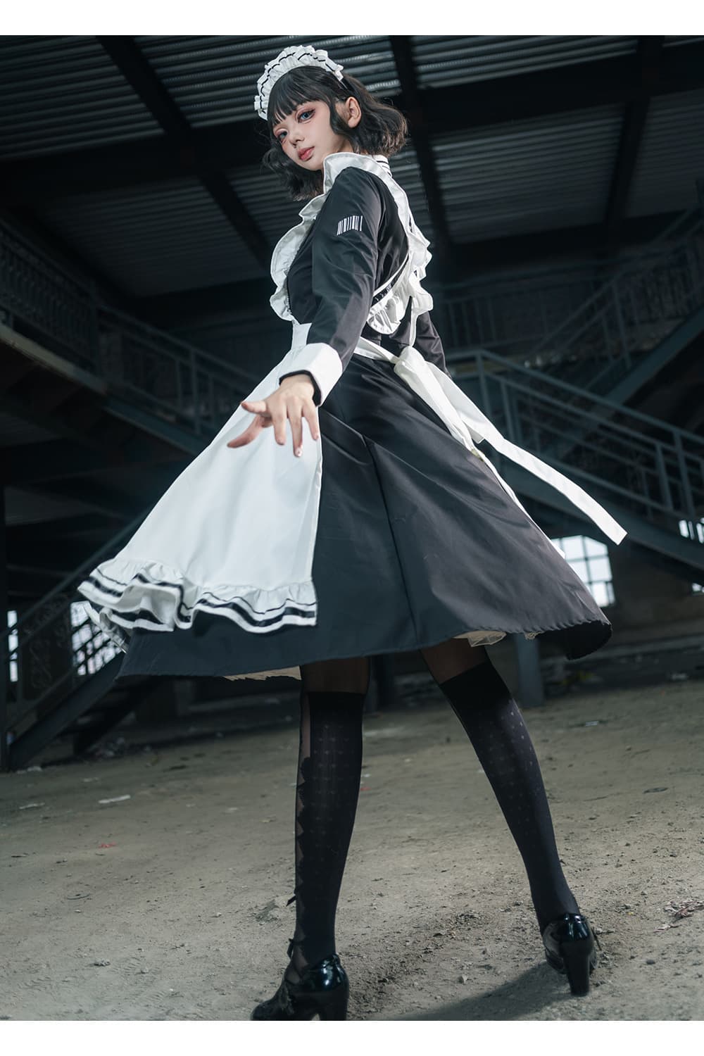 メイド服 襟元装飾長袖クラシカルメイド服