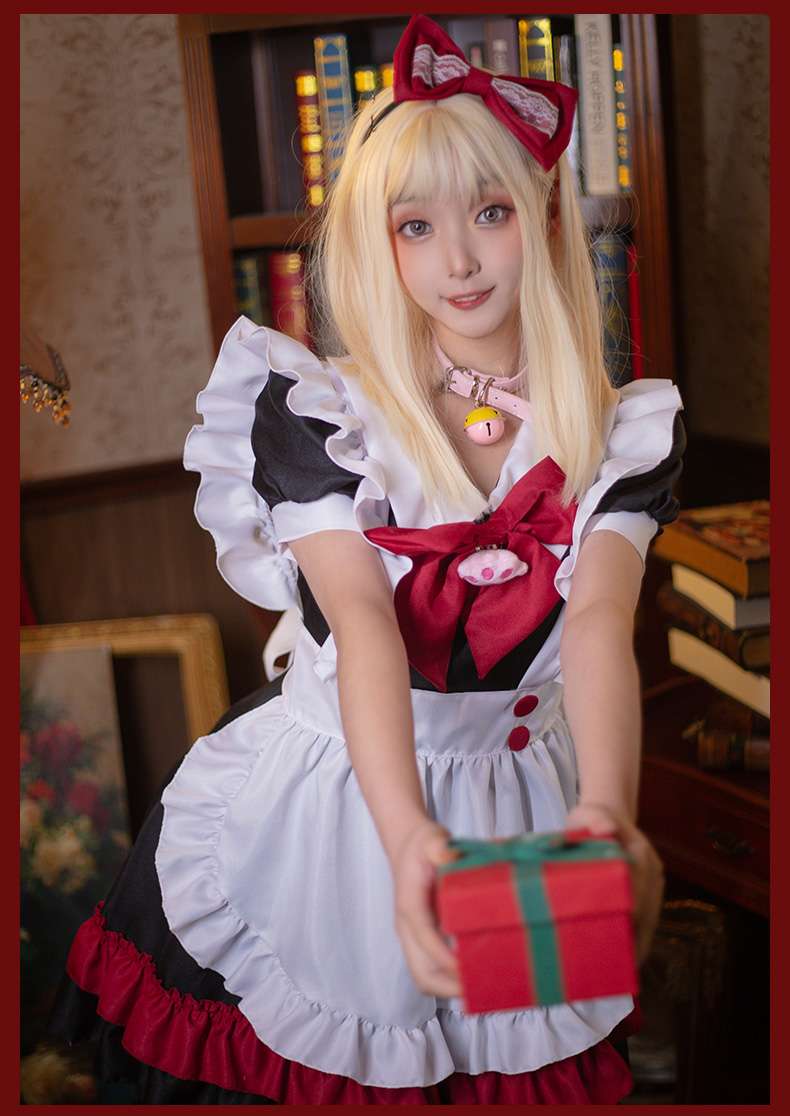 ふわふわフリルのメイド服衣装