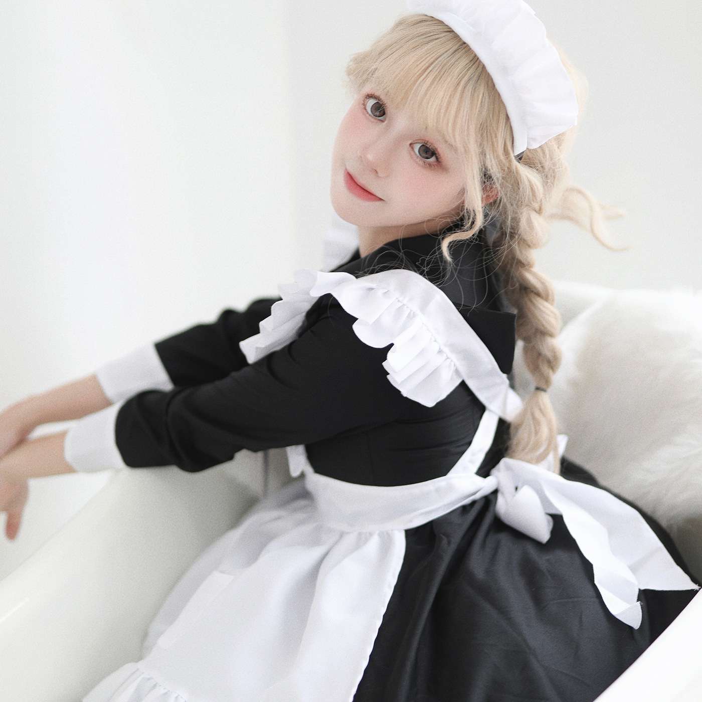 メイド服 フリル装飾メイド風ワンピース