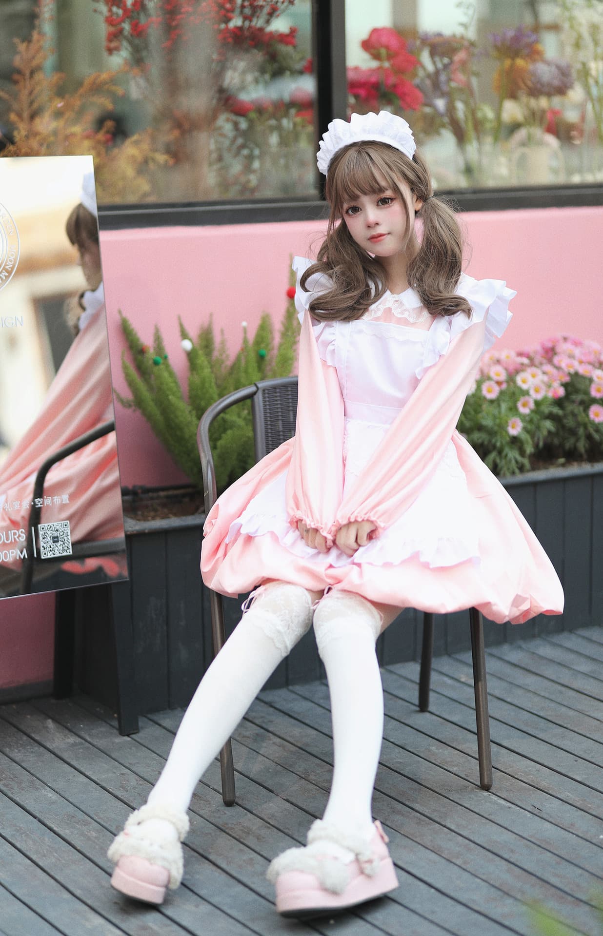 優美なフリルメイド服