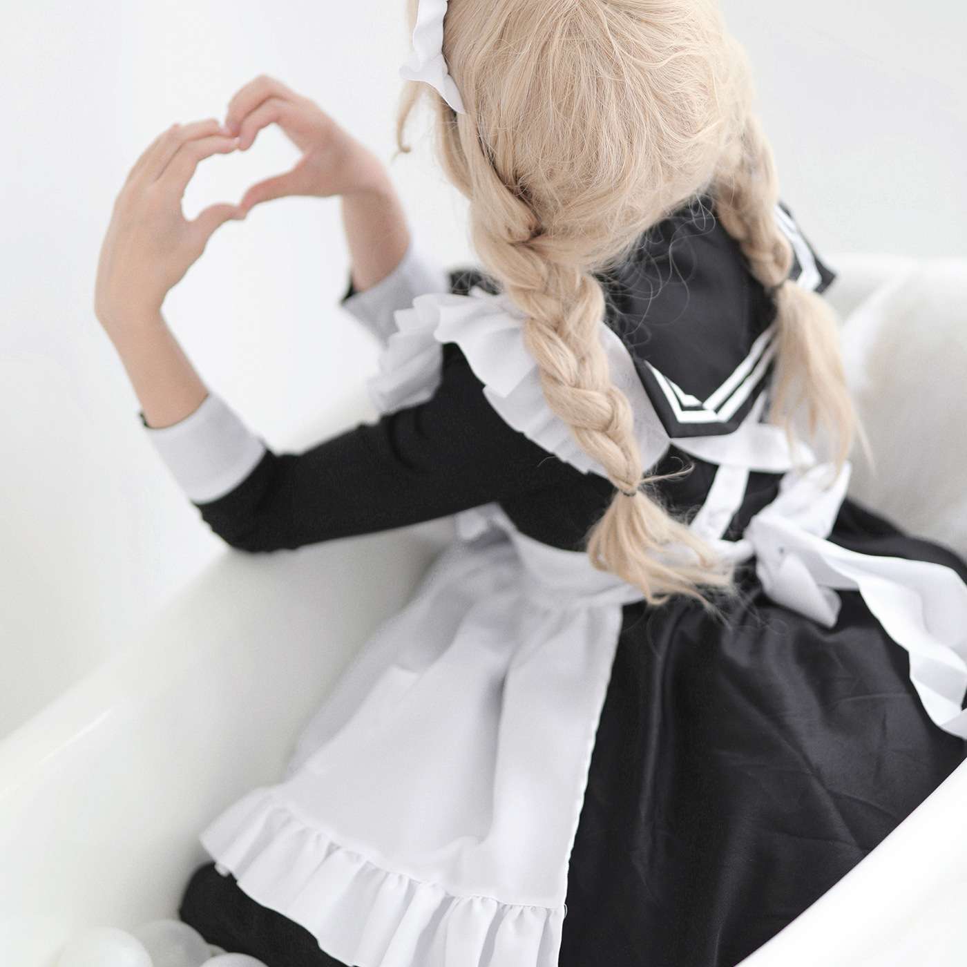 メイド服 フリル装飾メイド風ワンピース
