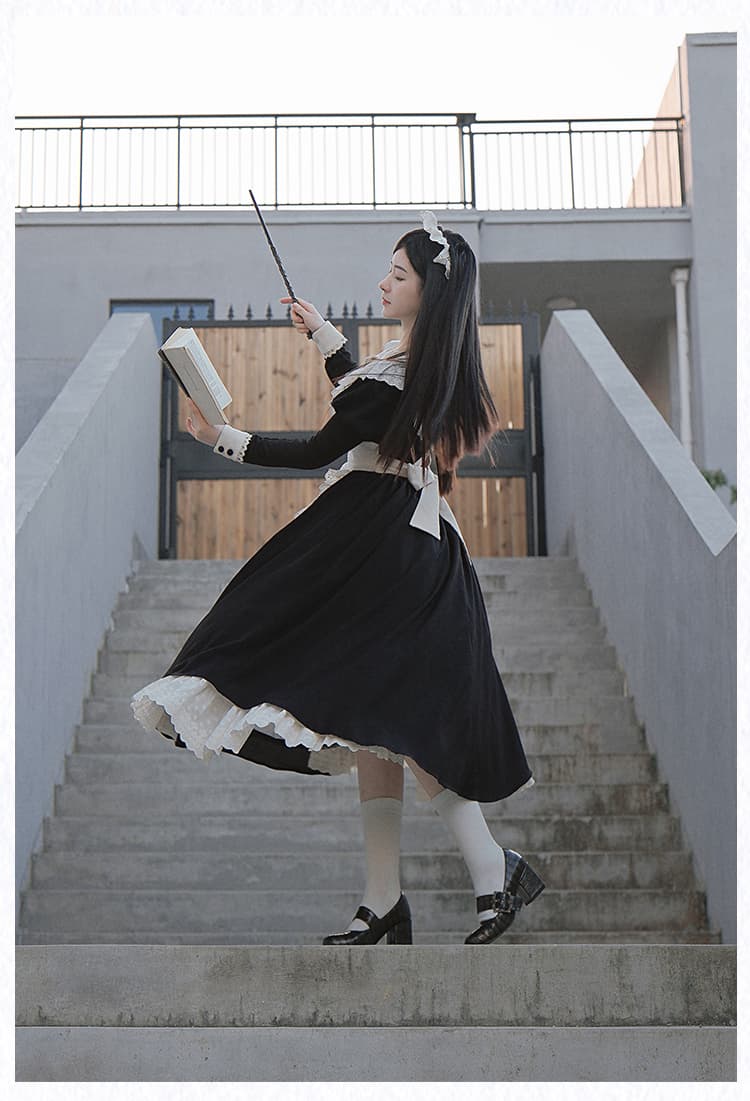 レース飾りメイド服ワンピース