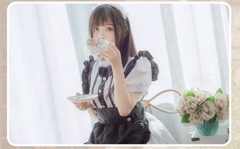 古典風フリル装飾メイド服